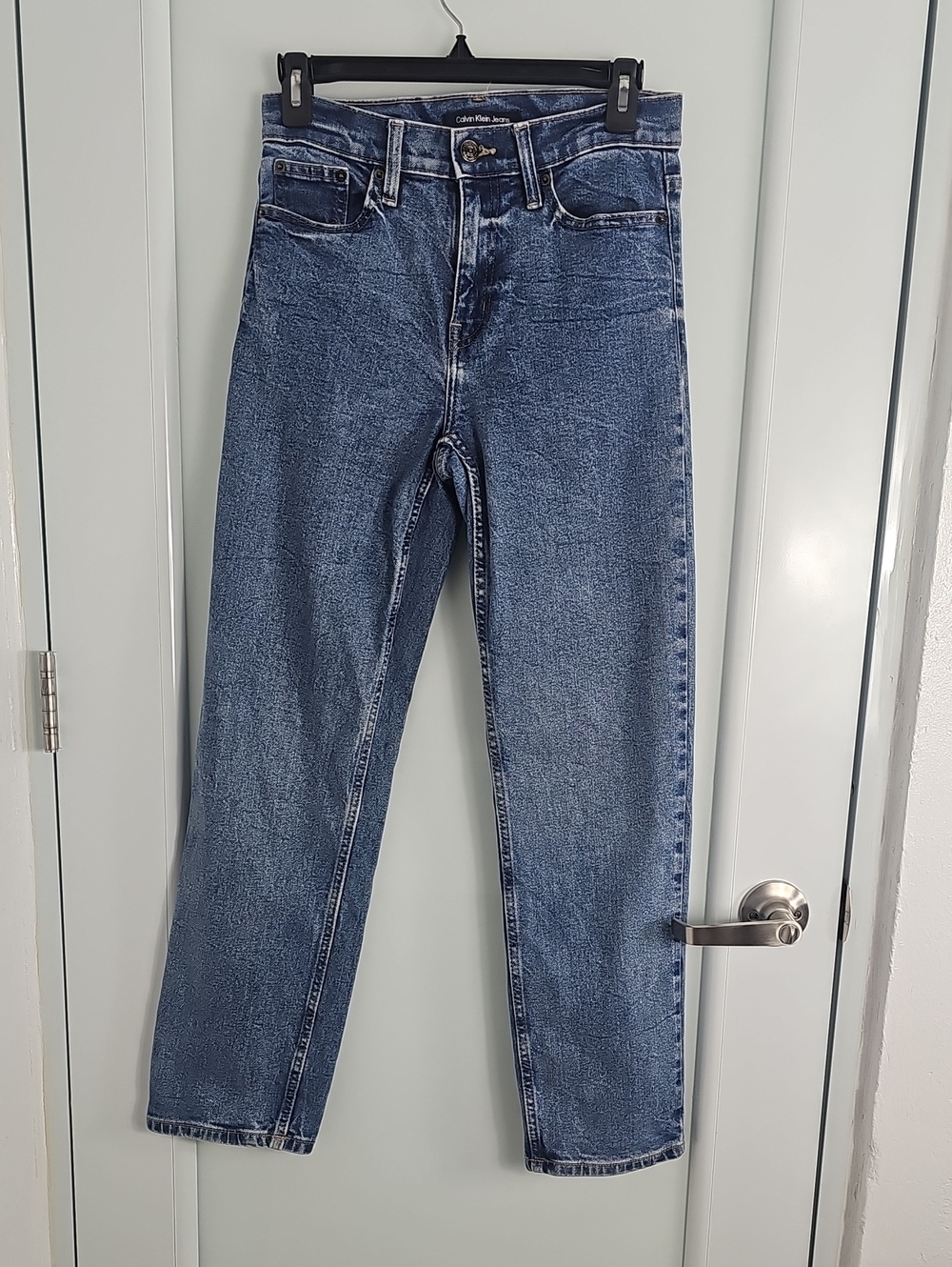 Calvin Klein Straight Highrise Women Jean. Size 26
